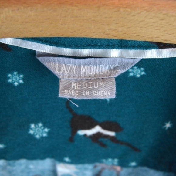 LAZY MONDAYS Soft Brushed Cotton Long Sleep Shirt ‘Labs in Scarves’, Medium‎ - Picture 7 of 11